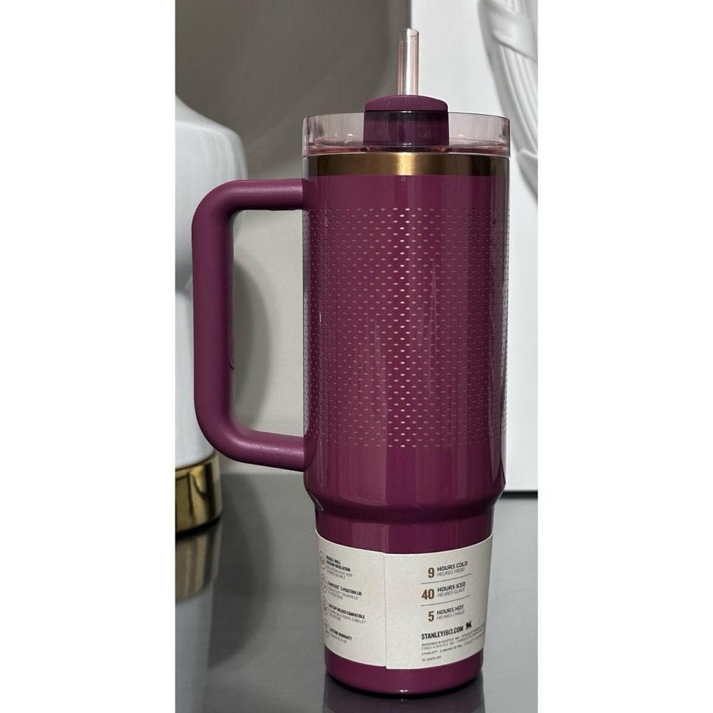 Stanley X CALIA Quencher H2.0 FlowState 30oz Tumbler, RED NECTAR - Picture 3 of 5